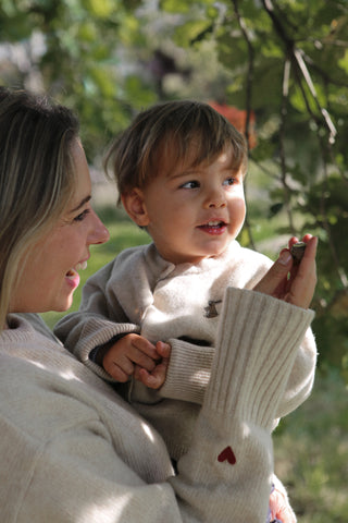 Merino Pullover mit Herz-Stickerei